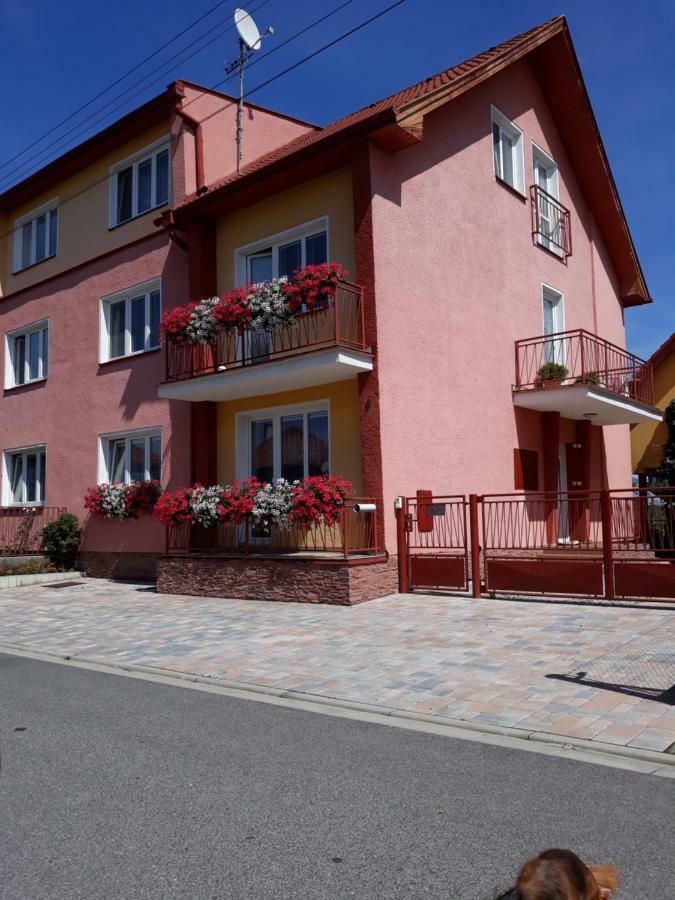 Apartmany Boss Liptovský Mikuláš Exteriör bild